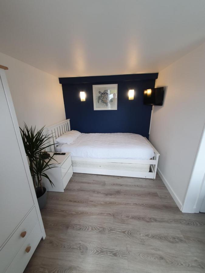 Lovely Private Studio Room With Own Kitchen And Bathroom. Set In The Popular Area Of Shiphay In Torquay And Only A Short Walk From Torbay Hospital 외부 사진